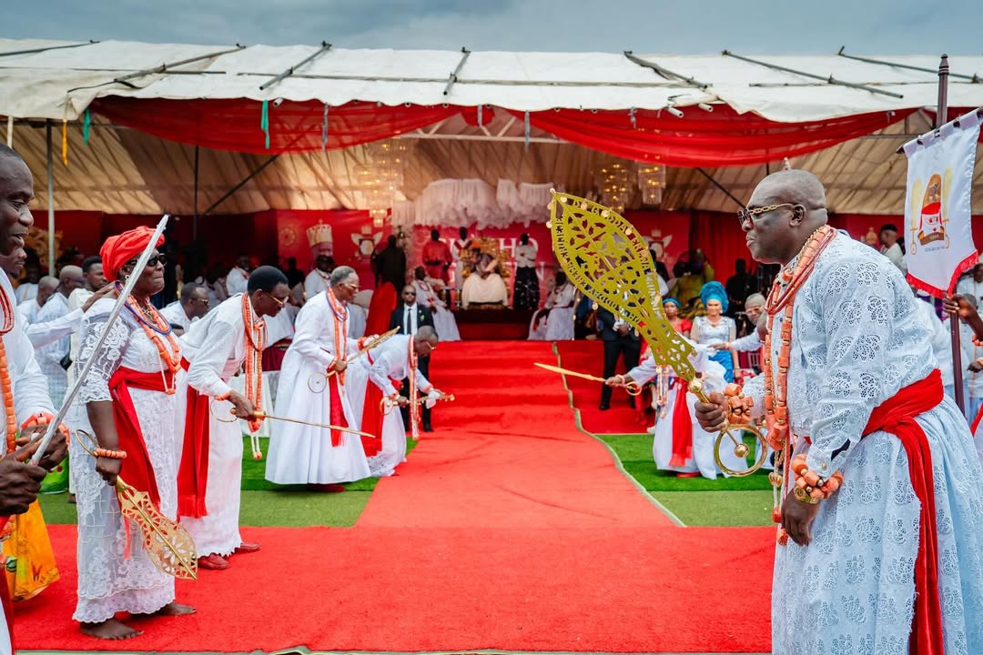 Colourful Aghofen handover moment