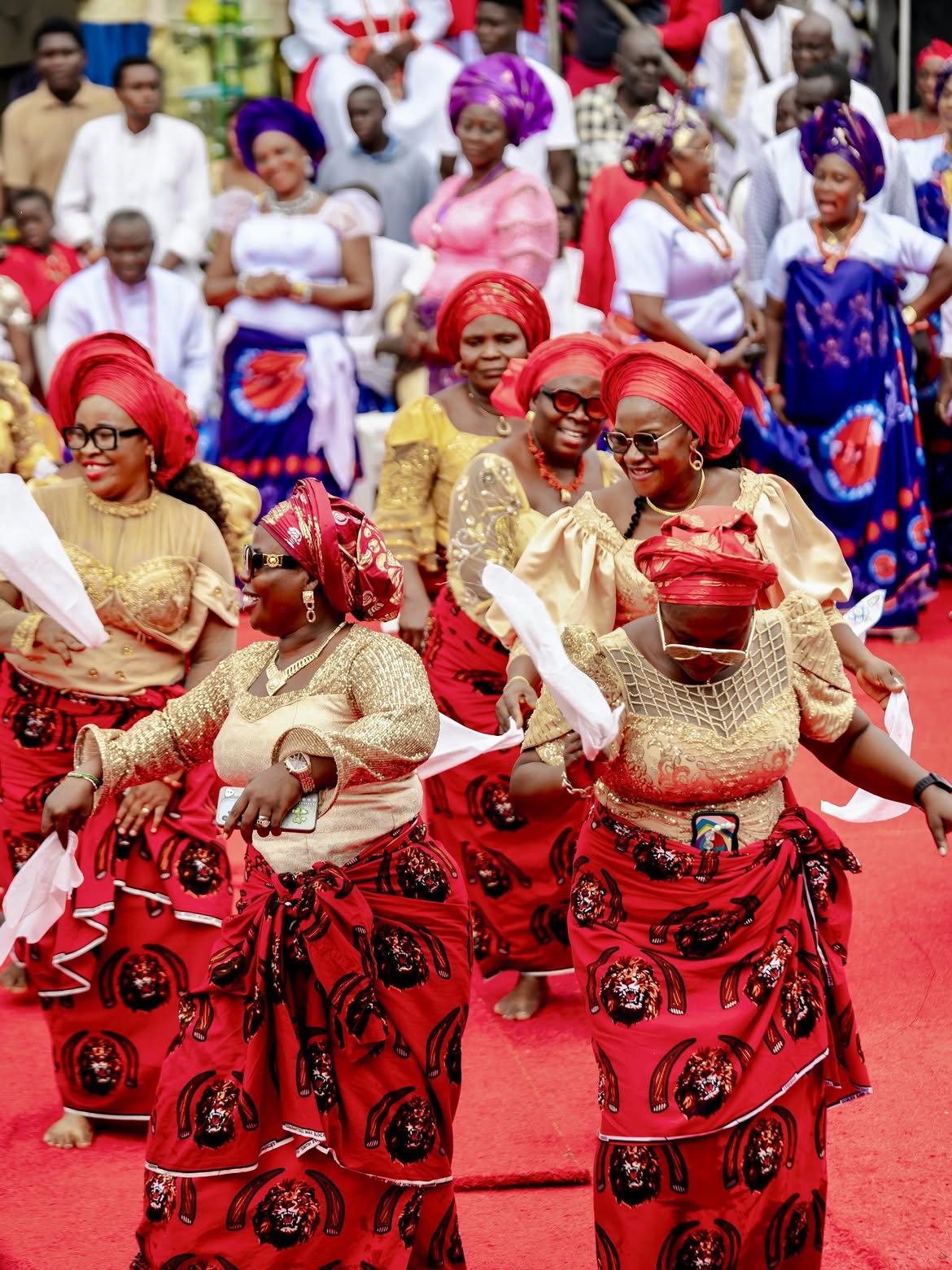 Women dancing at the Ghigho Aghofen ceremony