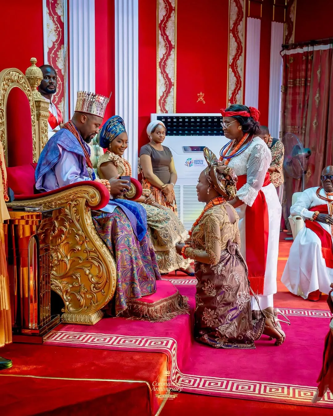 Recipients receiving Royal Order of Iwẹrẹ honors