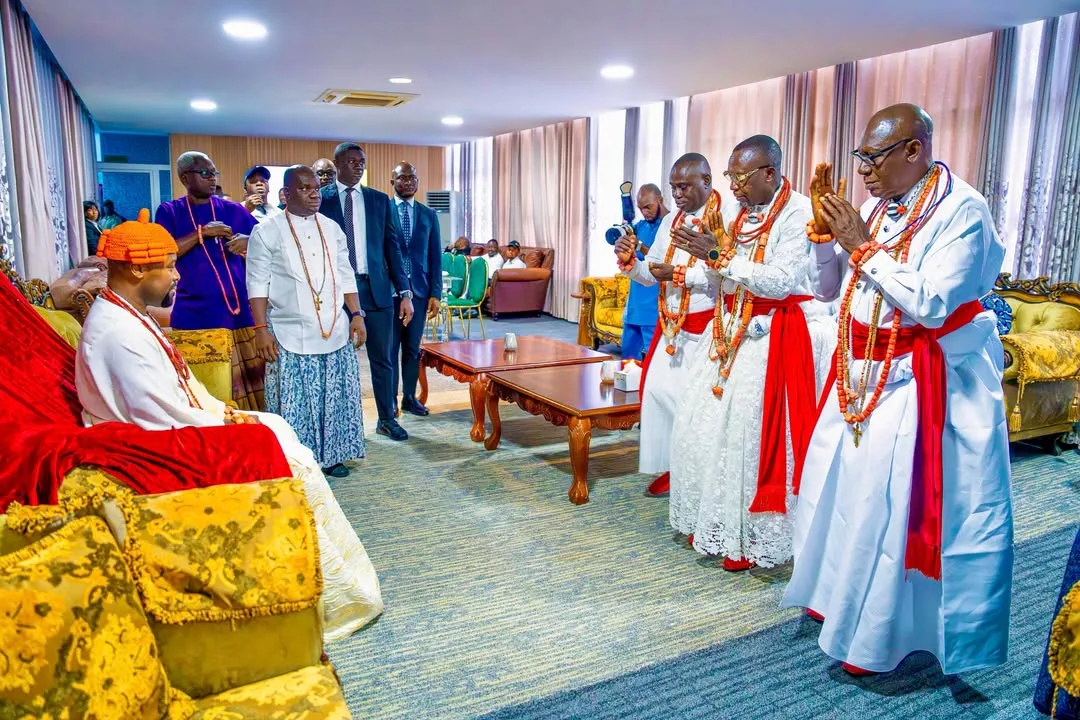 Warri Kingdom delegation in Freetown