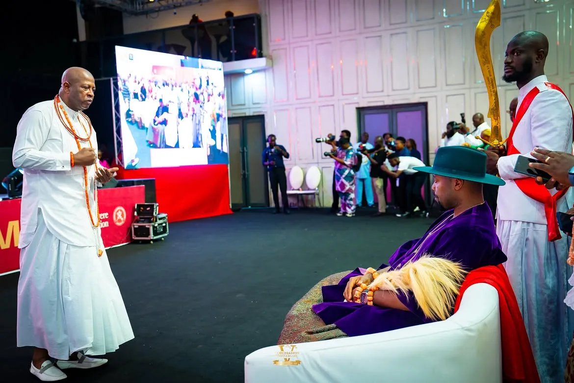 Presentation to His Majesty during the Forum